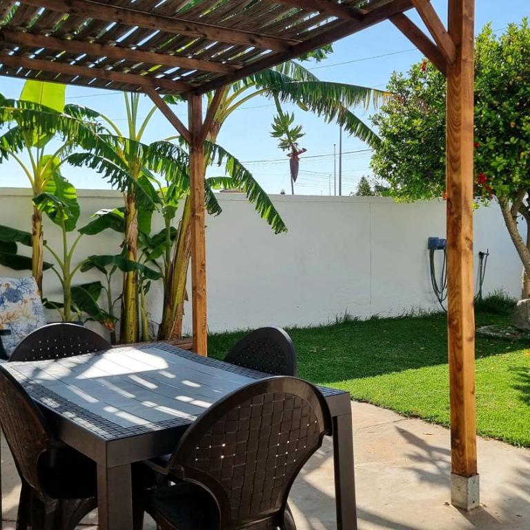 Apartamento privado con jardin, piscina elevada y bbq - Two-Bedroom House - 5