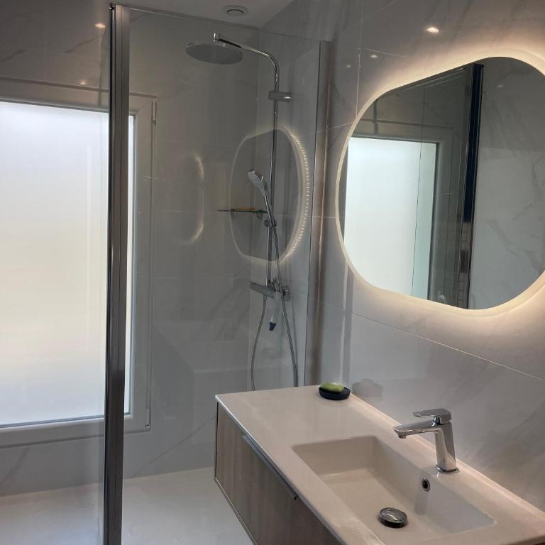 Élégant logement avec vue sur l'océan - Two-Bedroom Apartment - 9