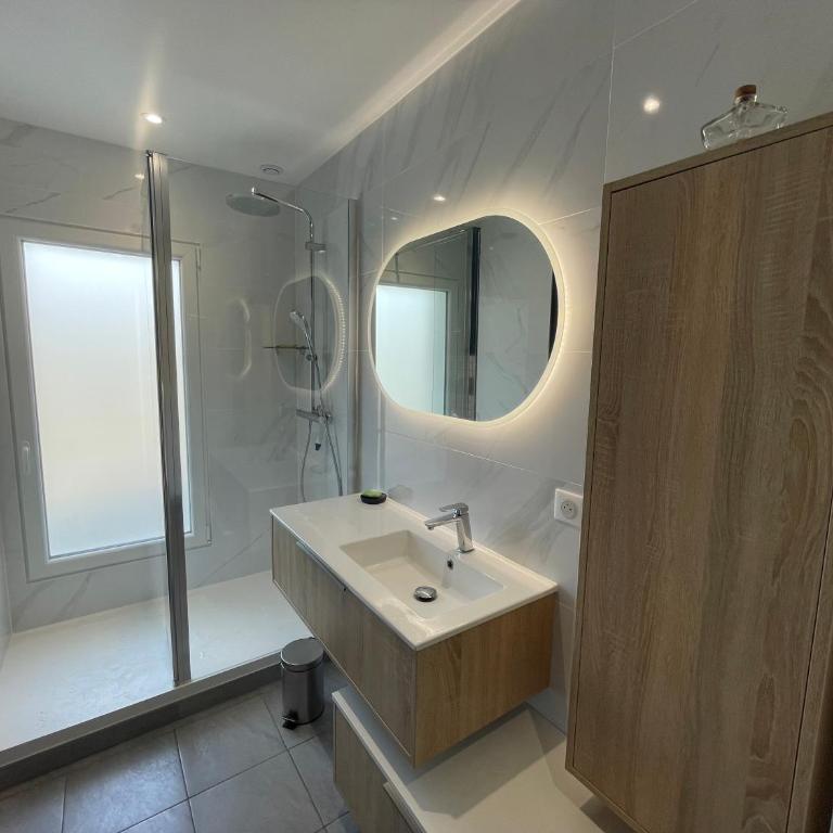Élégant logement avec vue sur l'océan - Two-Bedroom Apartment - 3