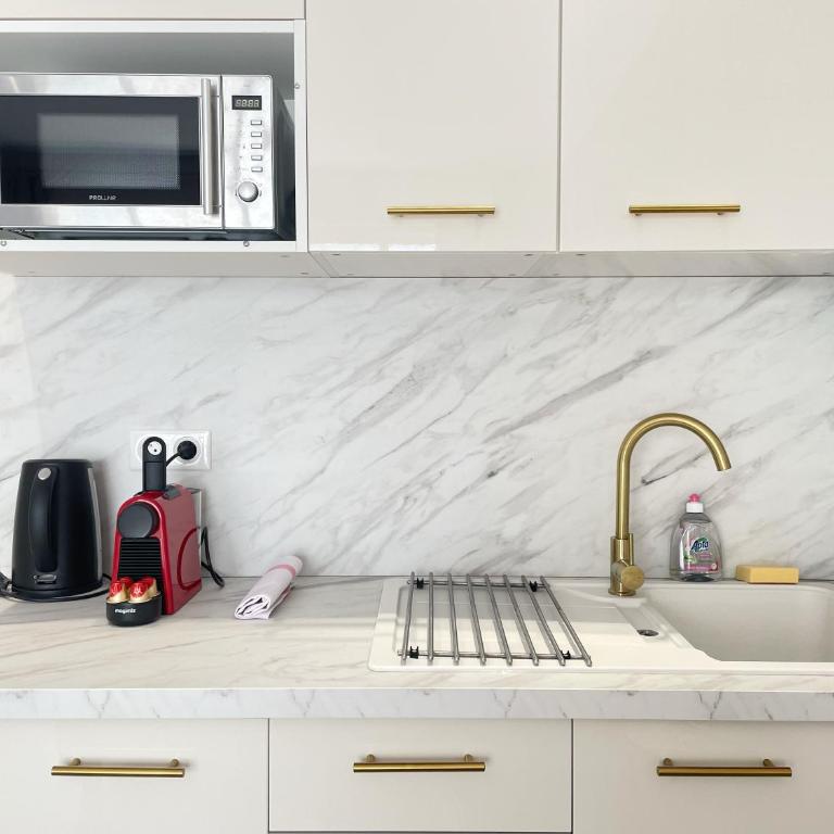 Agence des Résidences - Appartements privés du 45 CROISETTE - Standard - Studio avec Terrasse 3 - Vue sur Ville - 4