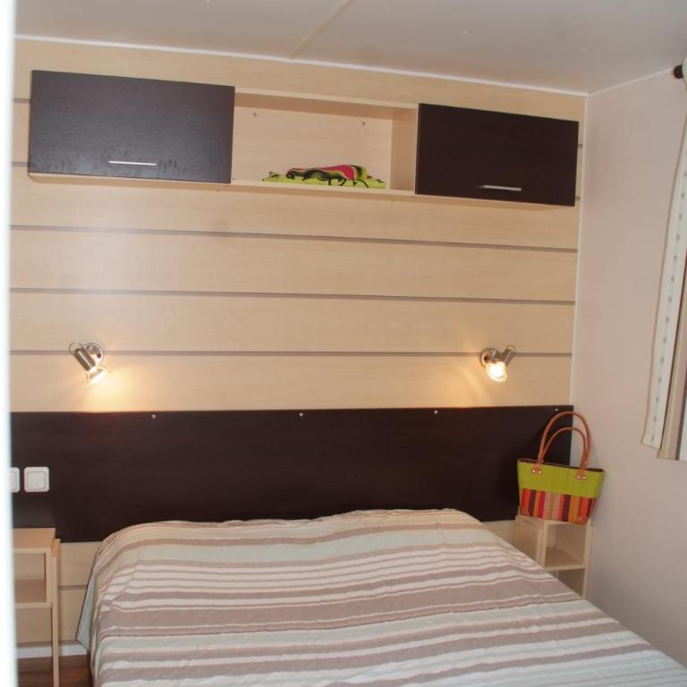 Hotel et Camping Les Rives du Loup - Mobile Home 3 Chambres Familial - 2