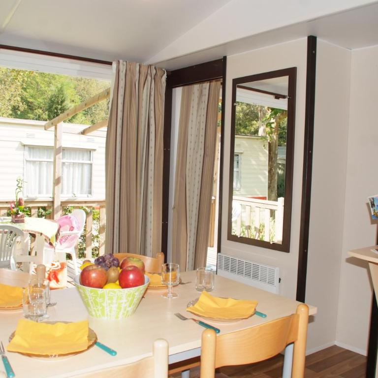 Hotel et Camping Les Rives du Loup - Mobile Home 3 Chambres Familial - 3