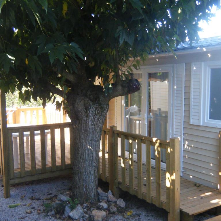 Hotel et Camping Les Rives du Loup - Mobile Home 3 Chambres Familial - 5