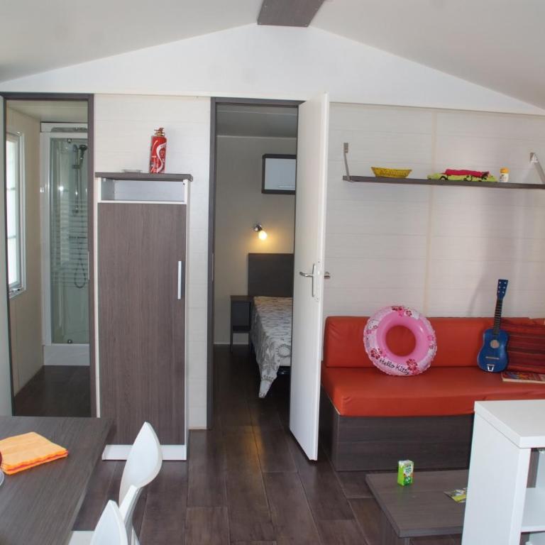 Hotel et Camping Les Rives du Loup - Mobile Home 3 Chambres Familial - 8