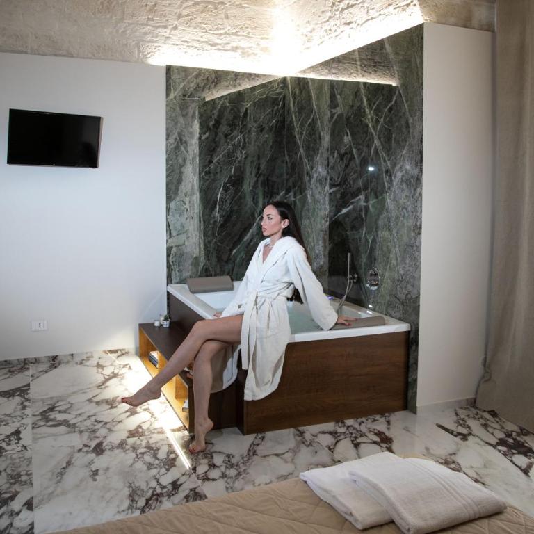 aMare (Angoli di Puglia) - Queen Room with Spa Bath - 11