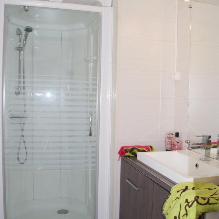 Hotel et Camping Les Rives du Loup - Mobile Home 3 Chambres Familial - 10