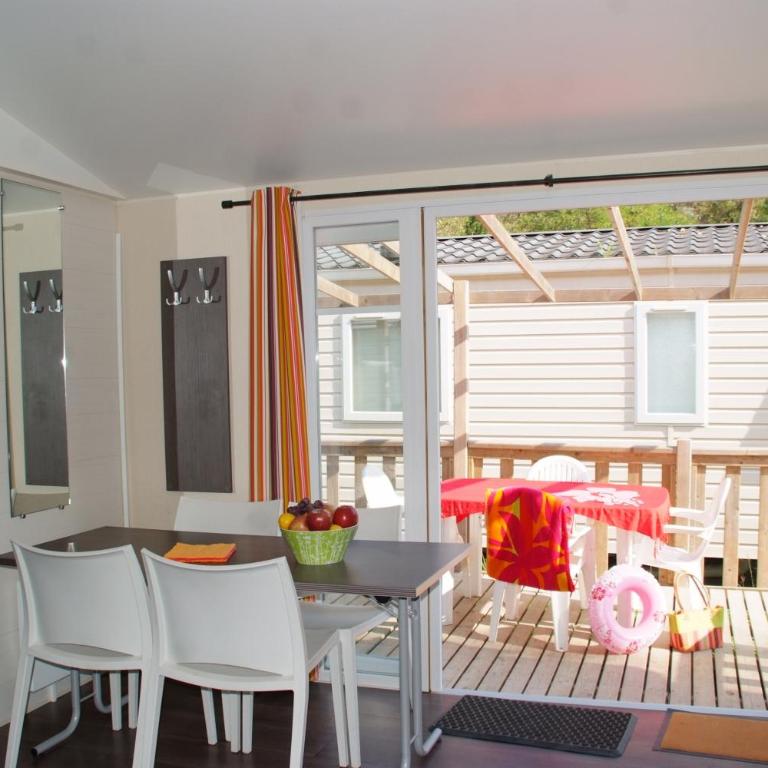 Hotel et Camping Les Rives du Loup - Mobile Home 3 Chambres Familial - 12