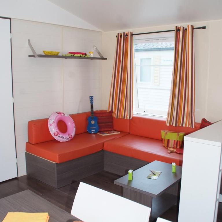 Hotel et Camping Les Rives du Loup - Mobile Home 3 Chambres Familial - 14