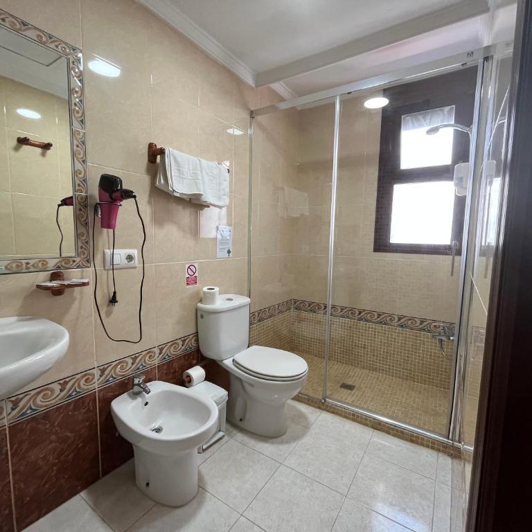 Hostel Conil - Habitaciones con baño privado en el centro de Conil - Habitación Doble con baño privado - 1