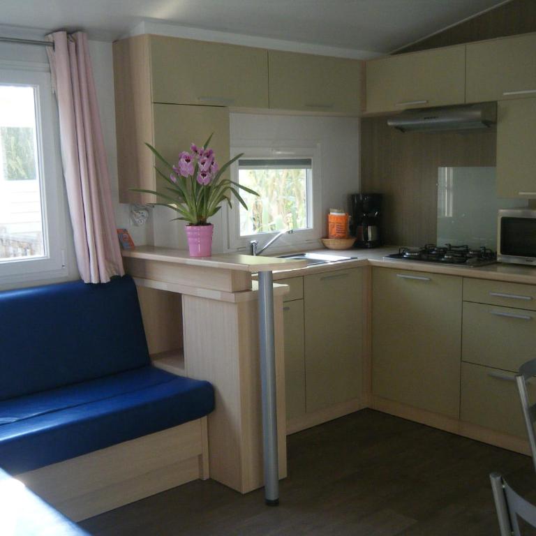 Hotel et Camping Les Rives du Loup - Mobile Home Familial 2 Chambres - 4