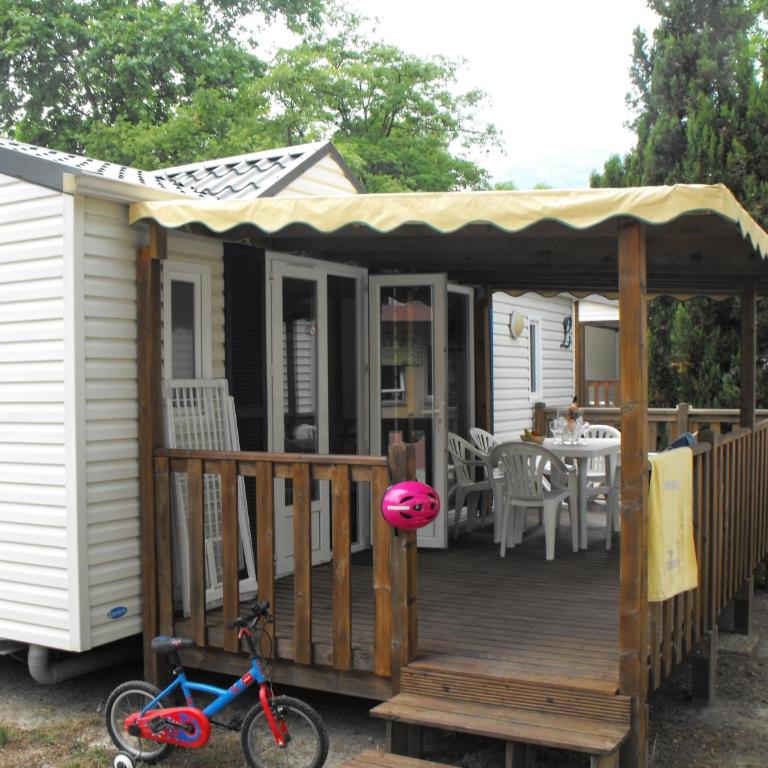 Hotel et Camping Les Rives du Loup - Mobile Home Familial 2 Chambres - 5