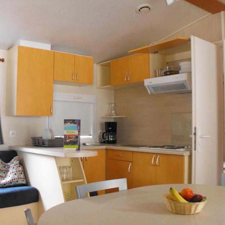 Hotel et Camping Les Rives du Loup - Mobile Home Familial 2 Chambres - 7