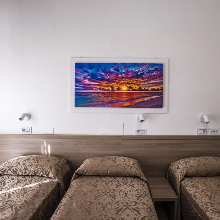 Hotel Orbis - Camera Tripla con Bagno Privato - 1
