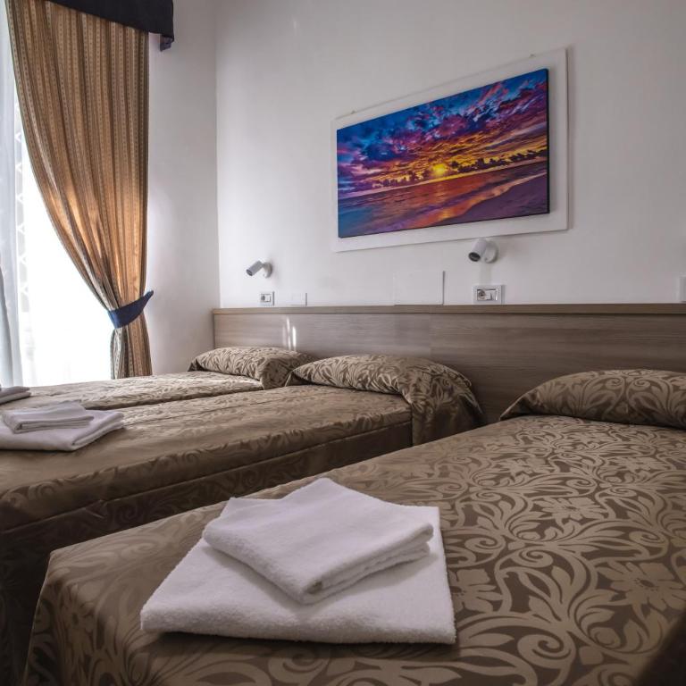 Hotel Orbis - Camera Tripla con Bagno Privato - 3