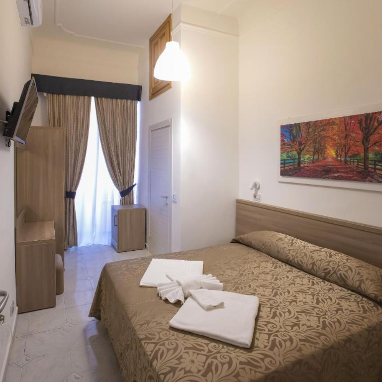 Hotel Orbis - Camera Matrimoniale con Bagno Privato - 1