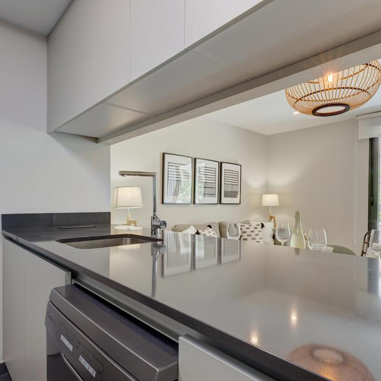Stylish 2 Bedroom Apartment in Estepona Old Town - Two-Bedroom Apartment - 12