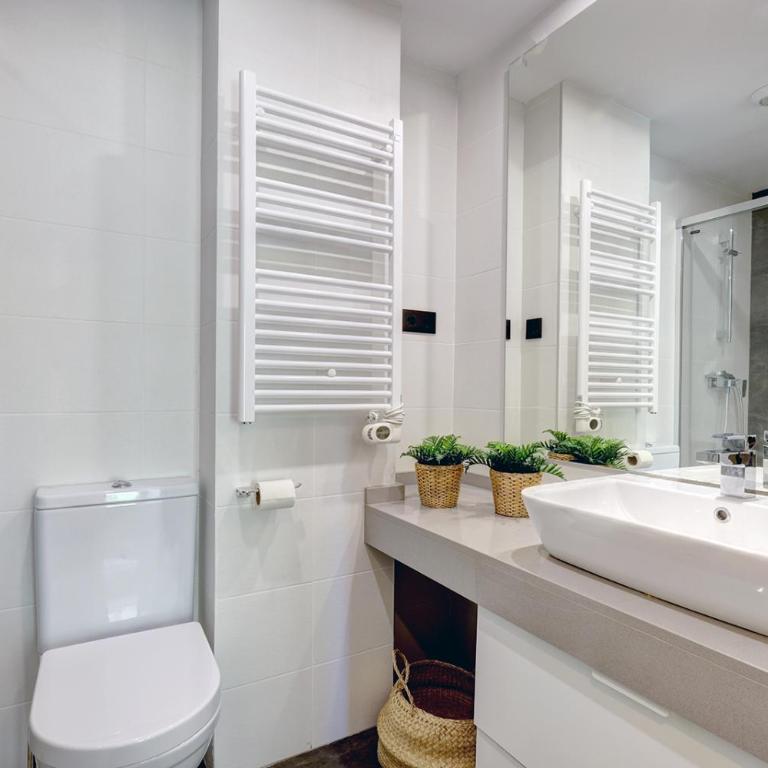 Stylish 2 Bedroom Apartment in Estepona Old Town - Two-Bedroom Apartment - 8