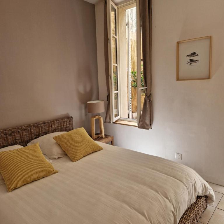 2 pièces dans le centre avec petite terrasse 3*** - Appartement 1 Chambre - 1