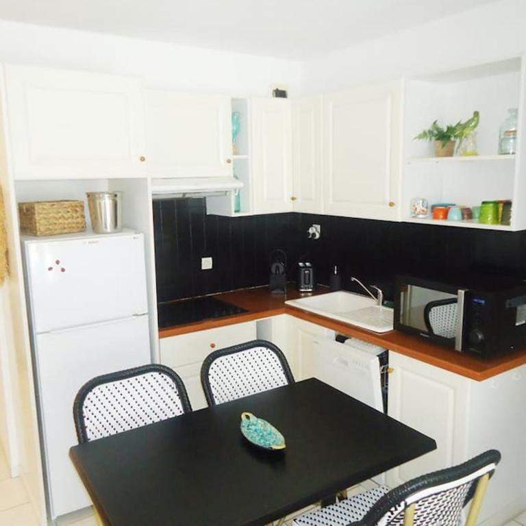 Bel appartement 3 pièces climatisé 400m des plages - Apartamento de 2 dormitorios - 8