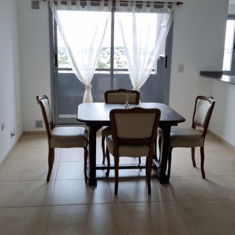 Hermoso departamento temporario en zona centro a metros de la terminal e importantes hospitales - Apartamento de 1 dormitorio - 2