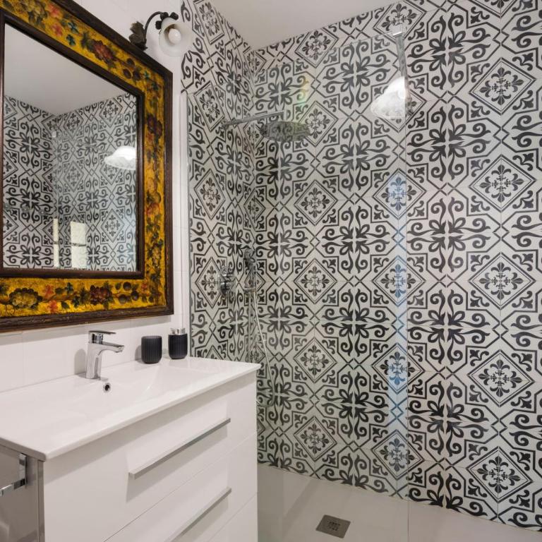 Apartamento Historico Garaje y WIFI - Apartment mit 2 Schlafzimmern - 17