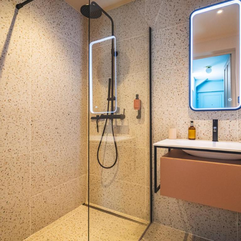 Blue Velvet Reims - Appartement avec Douche - 20