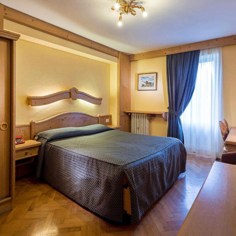 Hotel Corona - Camera Comfort Matrimoniale/Doppia con Letti Singoli con Balcone - 1