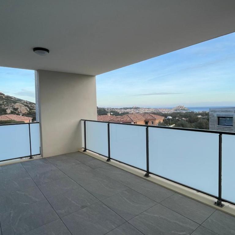 Calvi 2 pièces NEUF - vue mer piscine 18 m - proche plage - location par semaine complète - Appartement 1 Chambre - 1