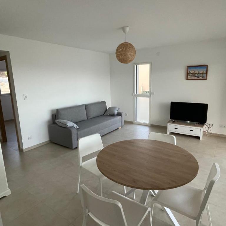 Calvi 2 pièces NEUF - vue mer piscine 18 m - proche plage - location par semaine complète - Appartement 1 Chambre - 7