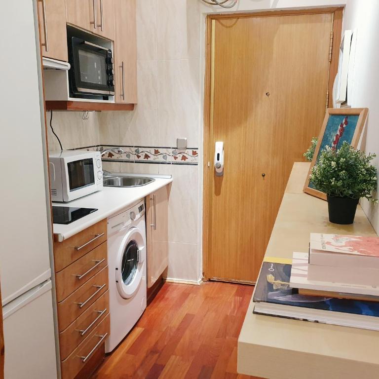 Enjoy a cosy studio in Malasaña BAR - One-Bedroom Apartment - 4