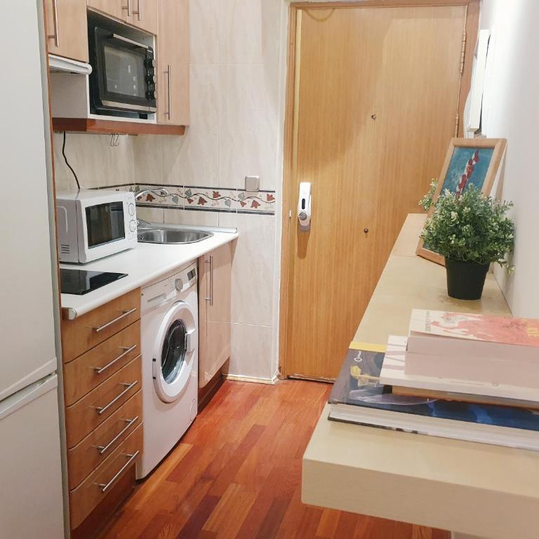 Enjoy a cosy studio in Malasaña BAR - One-Bedroom Apartment - 5