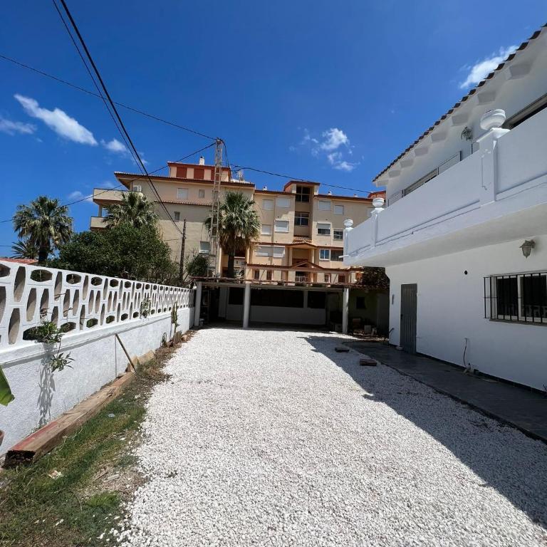 Chalet Denia playa primera linea - Four-Bedroom House - 23