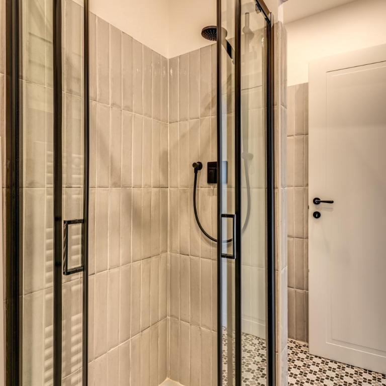 AwesHomeitaly - Villa Tower - Camera Quadrupla con Bagno Privato - 12
