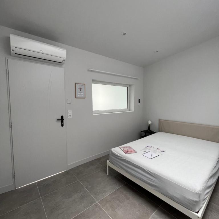 Chez Oma I 1 appartement indépendant OPI I 3 chambres privatives avec salle d eau et salon commun cuisine commune WC commun patio commun - Chambre Double Économique - 2