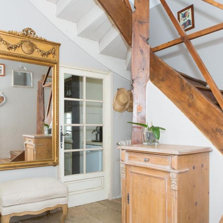 Villa Provençale avec 2 maisons d'amis ,piscine ,Jacuzzi ,vue mer - Villa - 44