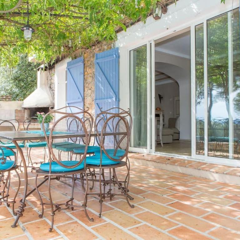 Villa Provençale avec 2 maisons d'amis ,piscine ,Jacuzzi ,vue mer - Villa - 31
