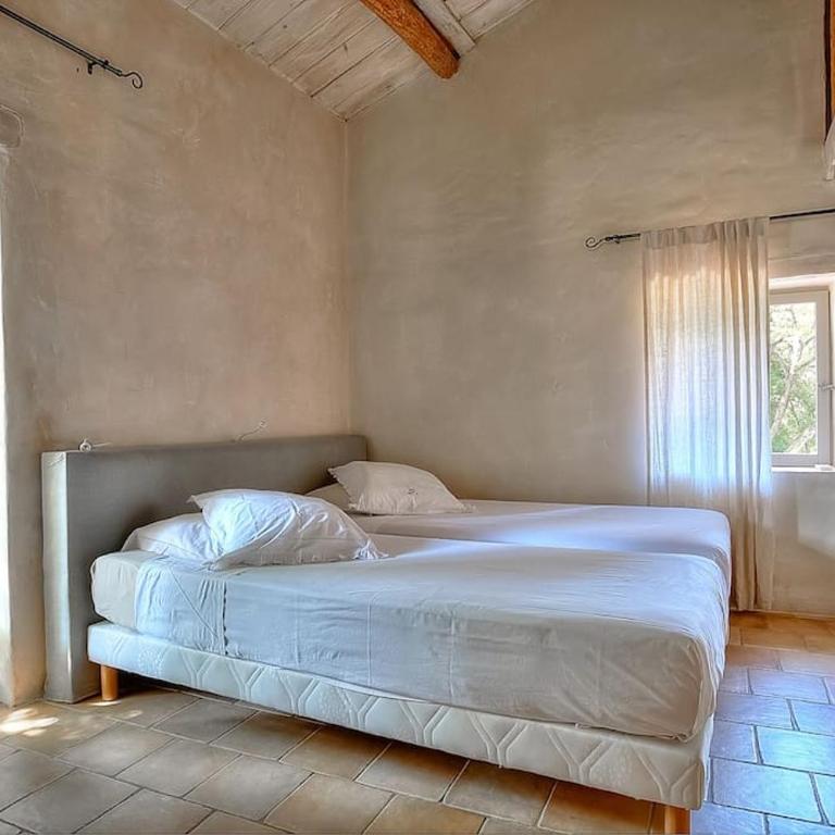Villa Provençale avec 2 maisons d'amis ,piscine ,Jacuzzi ,vue mer - Villa - 26