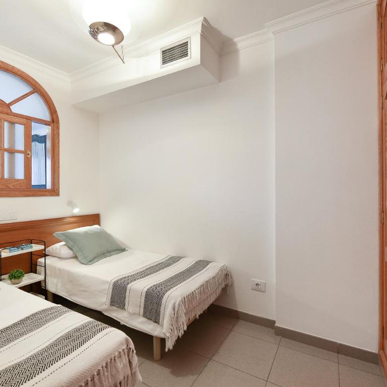 Apartamentos Don Carlos - Apartamento Estándar con terraza y vistas al mar - 14