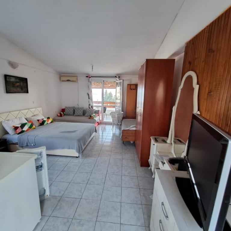 Apartmani Gordana - Apartment with Balcony - 5