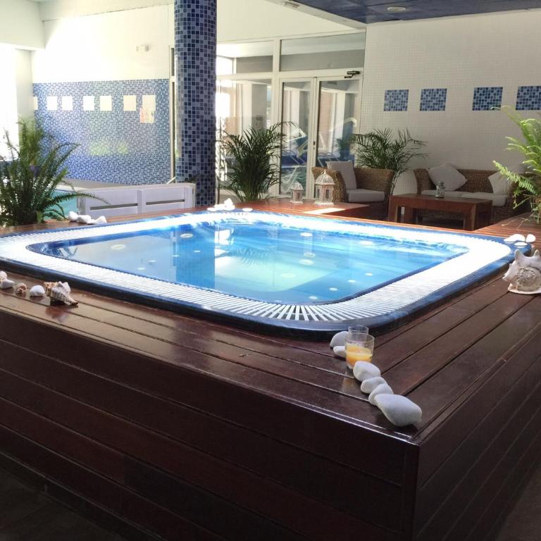 Saval Spa Aqquaria Family Complex - Apartamento con vistas a la piscina - 16