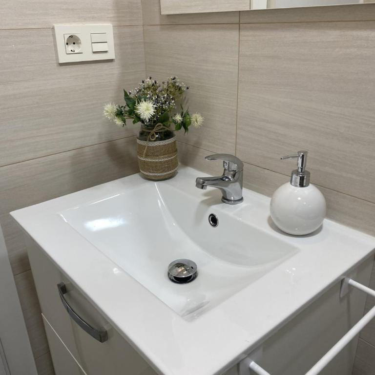 El Ángel 2 - One-Bedroom Apartment - 12