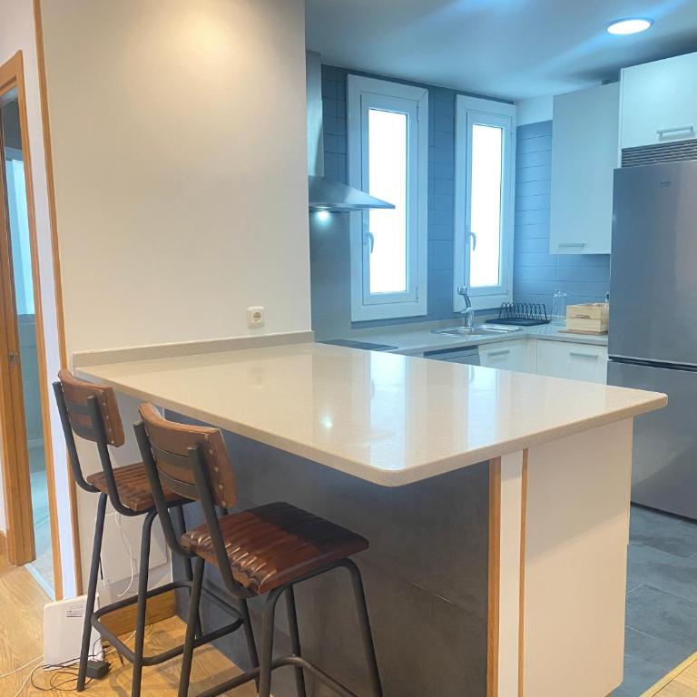 Mikain Terrace Cathedral View with Free Parking & Air Cond - Apartamento de 2 dormitorios - 9