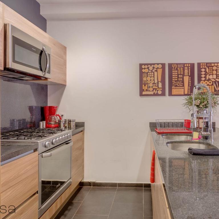 Private Balcony Infinity Pool & Rooftop in La Roma - Queretaro - Three-Bedroom Apartment - 23