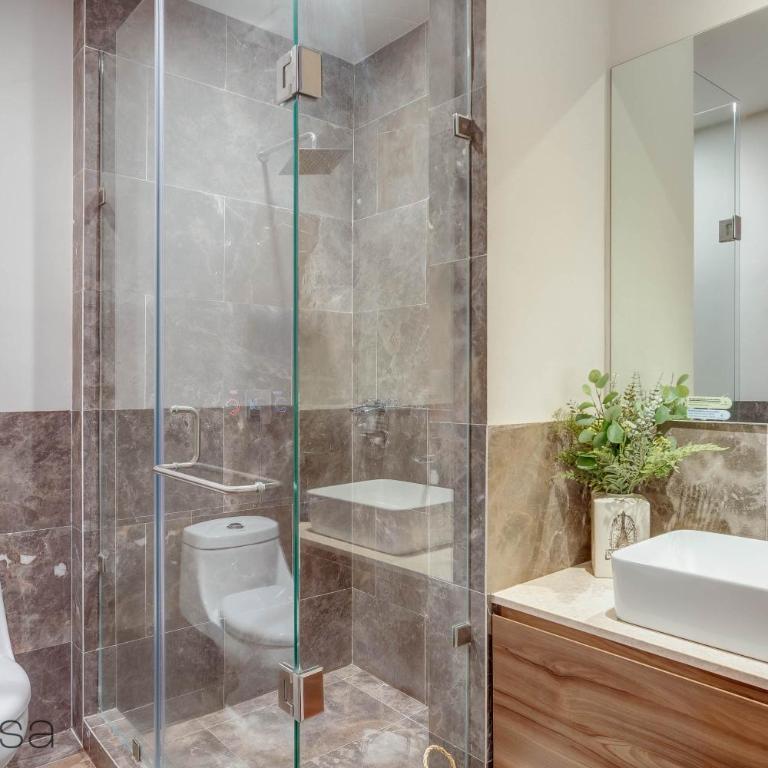 Private Balcony Infinity Pool & Rooftop in La Roma - Queretaro - Three-Bedroom Apartment - 21