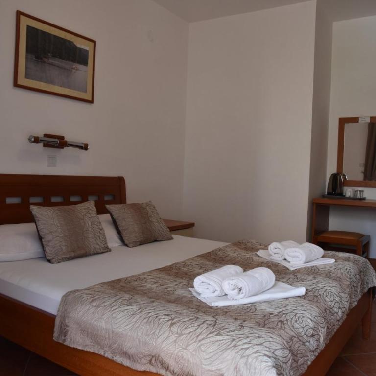 Guest House Zec - Dvokrevetna Soba sa Bračnim Krevetom/Zasebnim Krevetima - 6