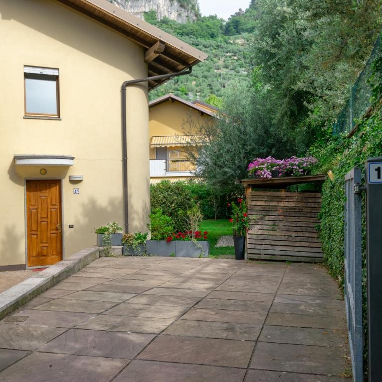 Charming Loft - Private Hot Tub & Free Parking - Camera Matrimoniale con Vista Montagna - 21