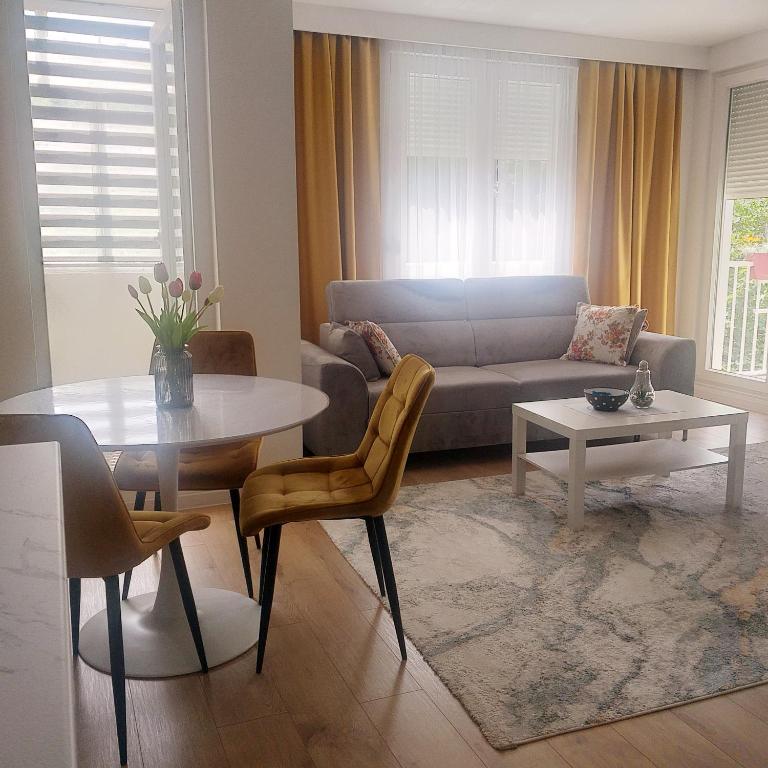 Apartman Neyla - Two-Bedroom Apartment - 1