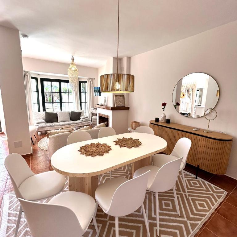 Endless Summer Beach House - Vacation Home - 12