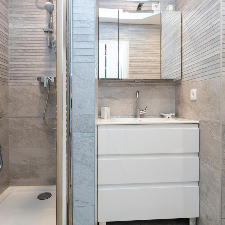 LE COSY avec piscine, balcon et parking - Appartement 2 Chambres - 17
