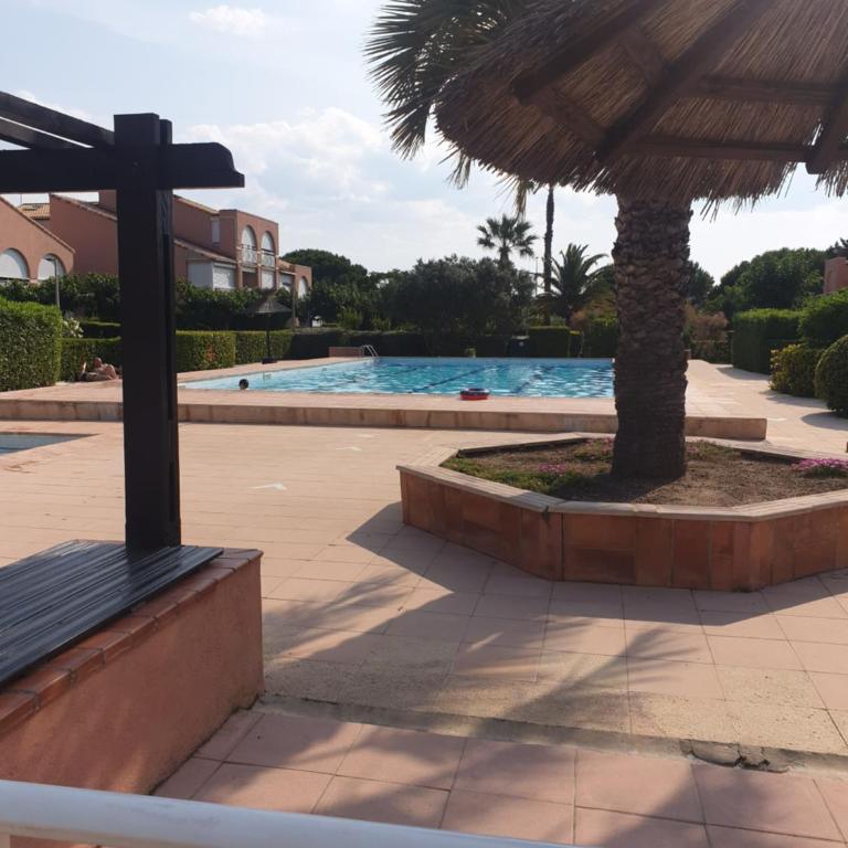Studio cabine familial, rez de chaussée,piscine et parking privés - Studio Familial - 10